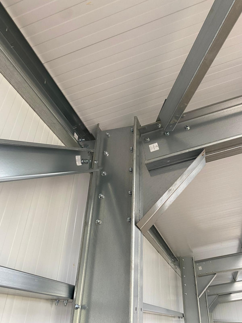 Cee-section purlin roof structure